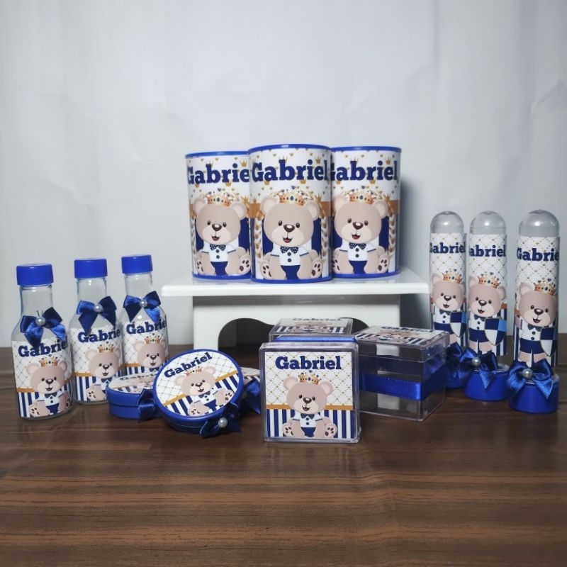 kit lembrancinhas ursinho príncipe, tubetes latinhas garrafinhas cofrinhos e caixa acrílica em Oferta na Shopee