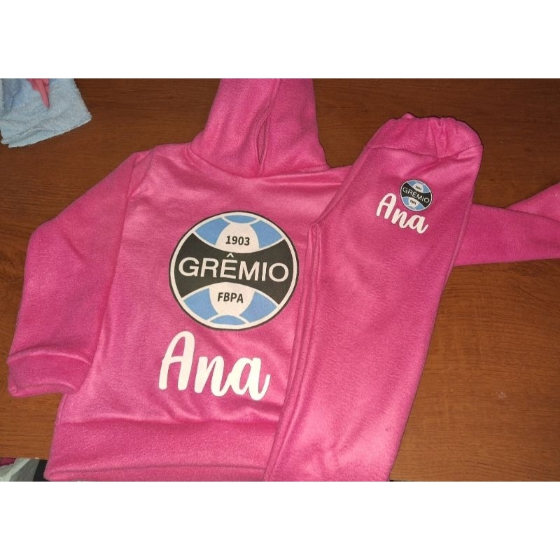 Detalhes do Conjunto do Gremio em soft personalizado com nome da criança.