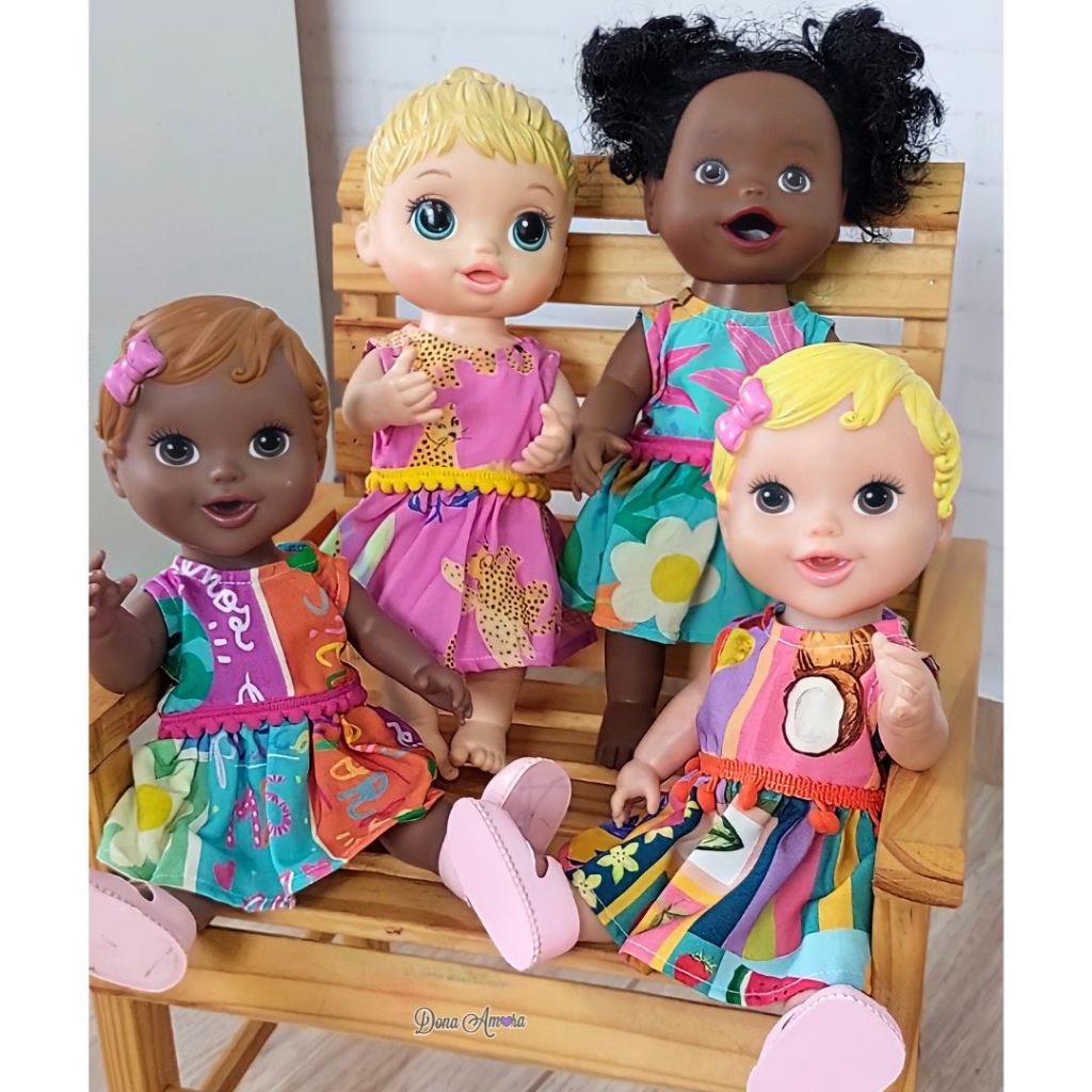 Kit com 2 Roupas para bonecas baby alive, little mommy e similares em diversas estampas encantadoras