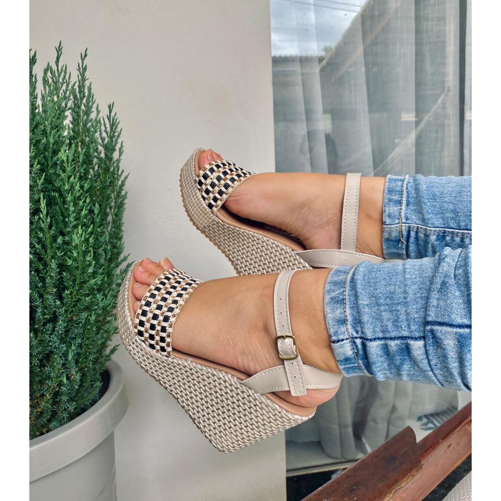 Sandália Anabela Feminina Trançada Plataforma Alta com Tira Estilosa, Confortável e Leve