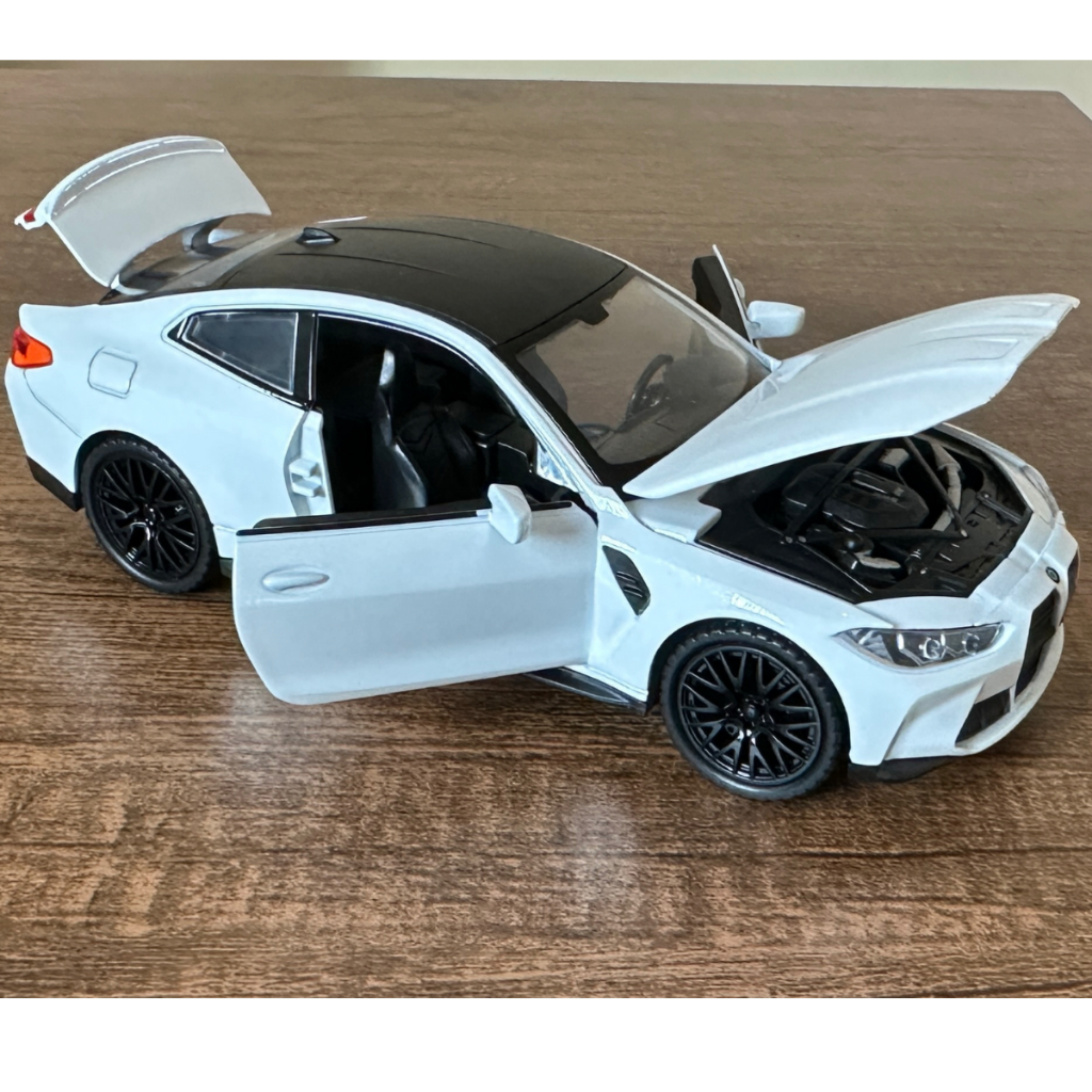 Miniatura de Carrinho BMW de Luxo escala 1:32 portas que abrem e farois que acendem Carro esportivo de 15 centimetros
