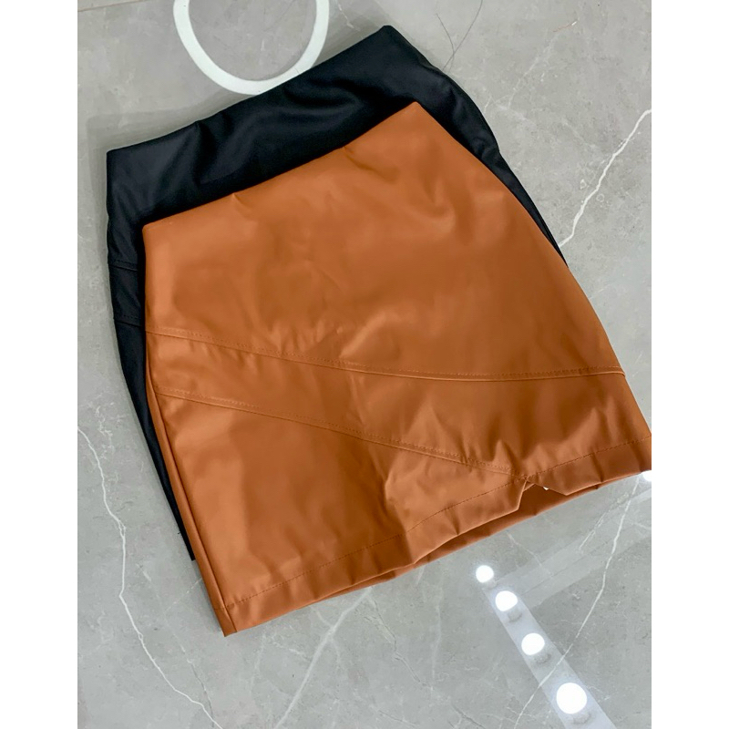 Short Saia em Couro Ecológico