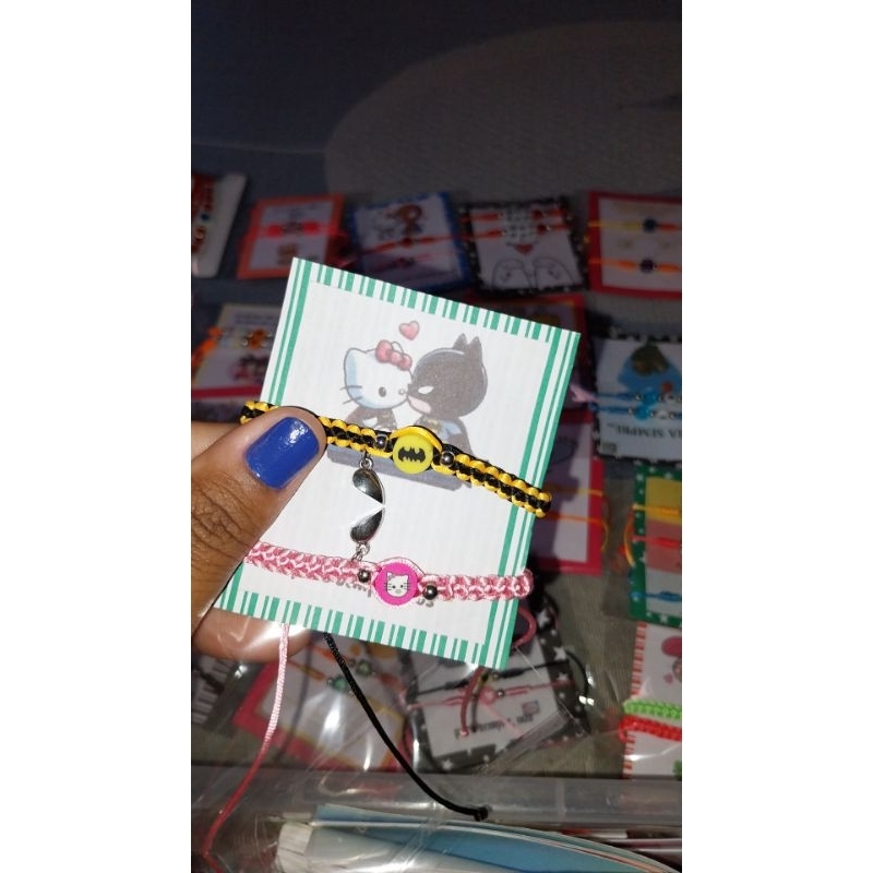PULSEIRA DE MACRAME BATMAN E HELLO KIT COM CONEXÃO MAGNÉTICA, PULSEIRA DA AMIZADE, PULSEIRA DE CASAL