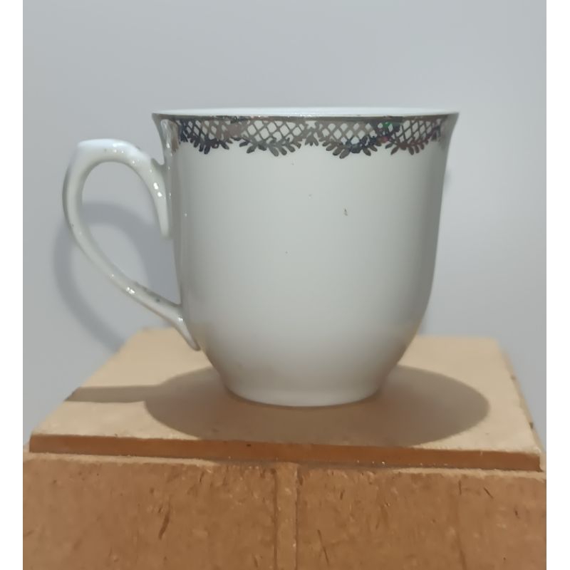 Xícara Antiga de Café Porcelana Real Colecionável  leia a descrição