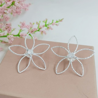 Brinco Flor Folheado a Ouro e Folheado a Prata em Oferta na Shopee