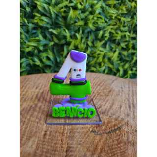 VELA DE BISCUIT PERSONALIZADA, BUZLAITIR TOY STORY COM NOME E PAVIO em Oferta na Shopee