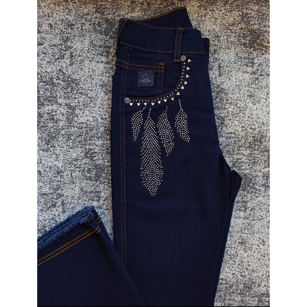Calça Country Blue Penas e Detalhes Bolso em Pedraria Triângulo Furta Cor Luxuosa