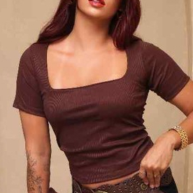 Blusa Feminina Com Decote Quadrado Canelada Básica Blusinha Arrumada Elegante Manga Curta