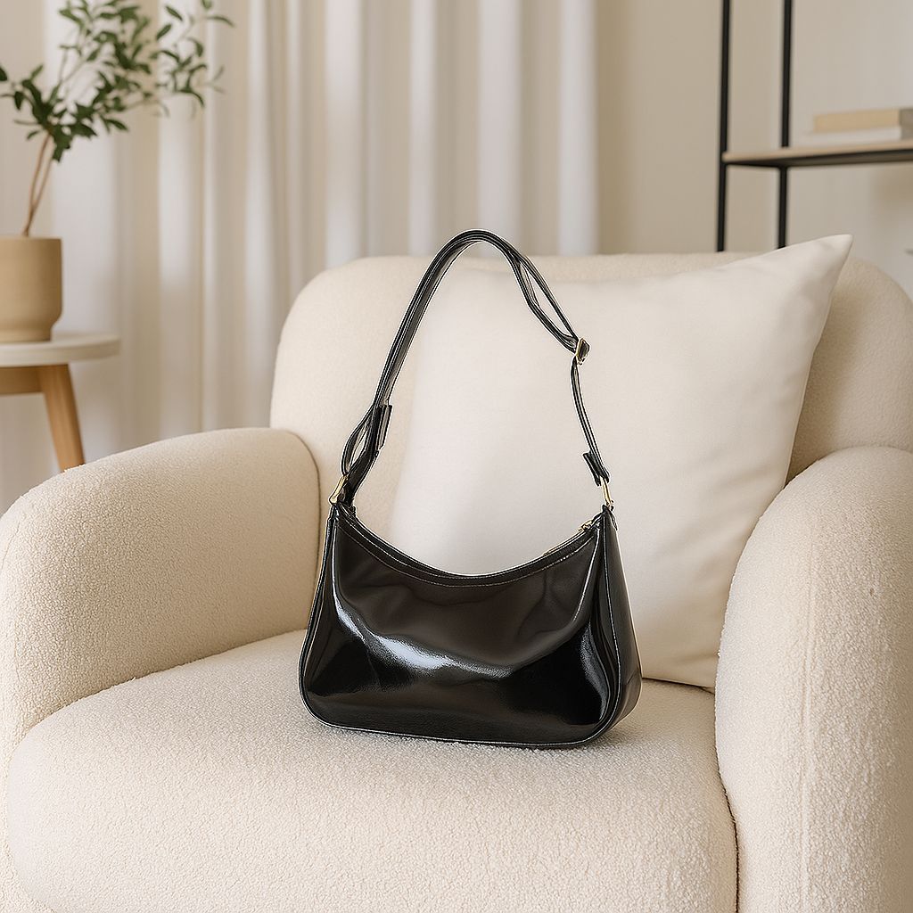 Bolsa Feminina Verniz Meia Lua Delicada Versátil De Ombro Ali Freitas