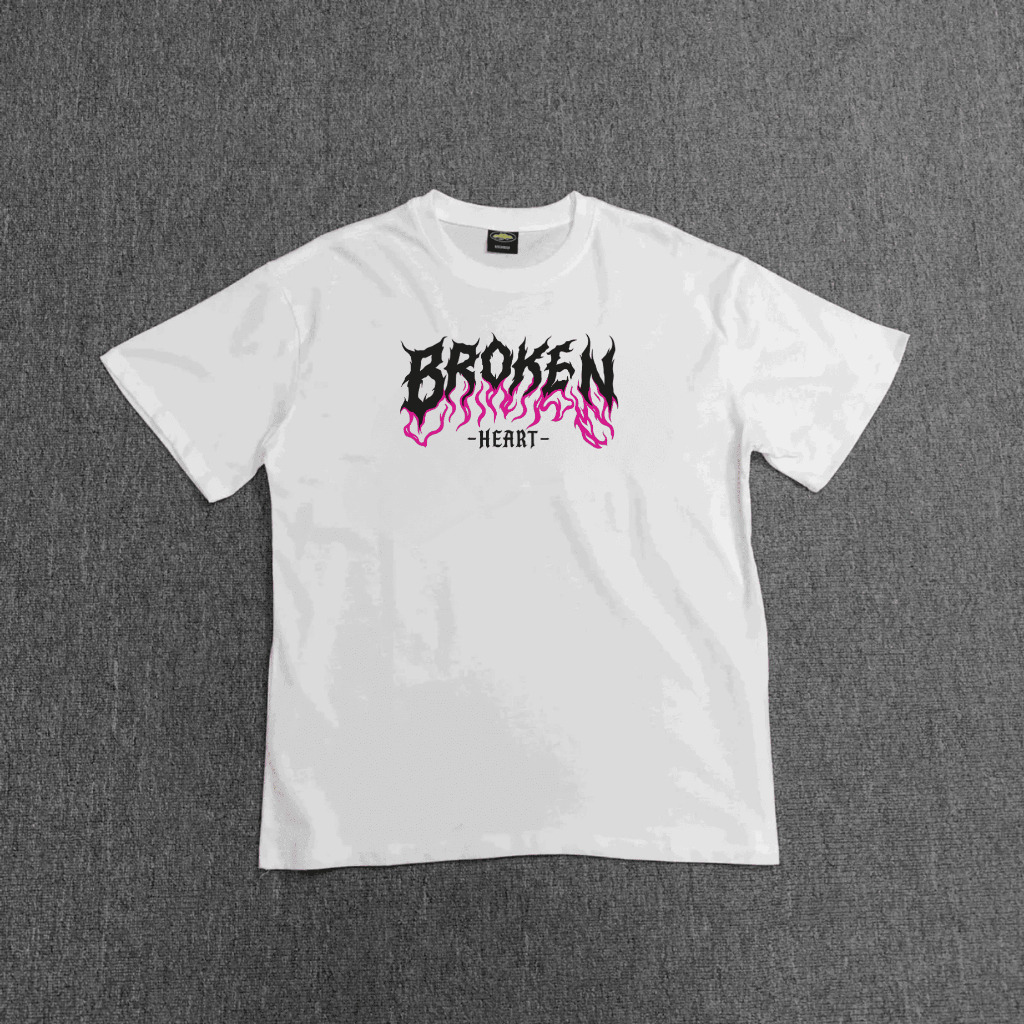 Camiseta "Broken Heart" com Chamas100% Algodão Premium - Estilo Streetwear (Branca e Preta)