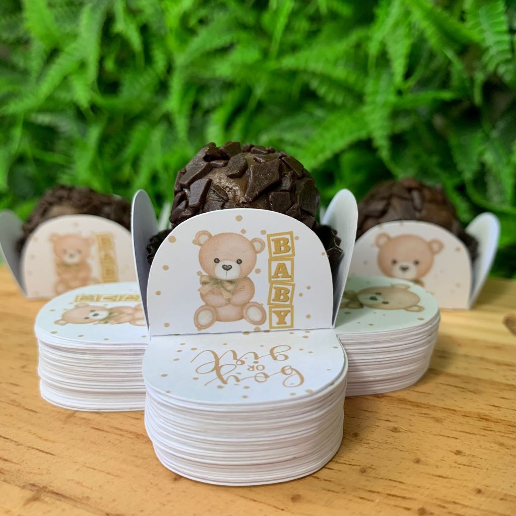 50 Forminhas Personalizadas de Doce Brigadeiro 4 Pétalas Festa, Ursinho Baby, Chá Revelação