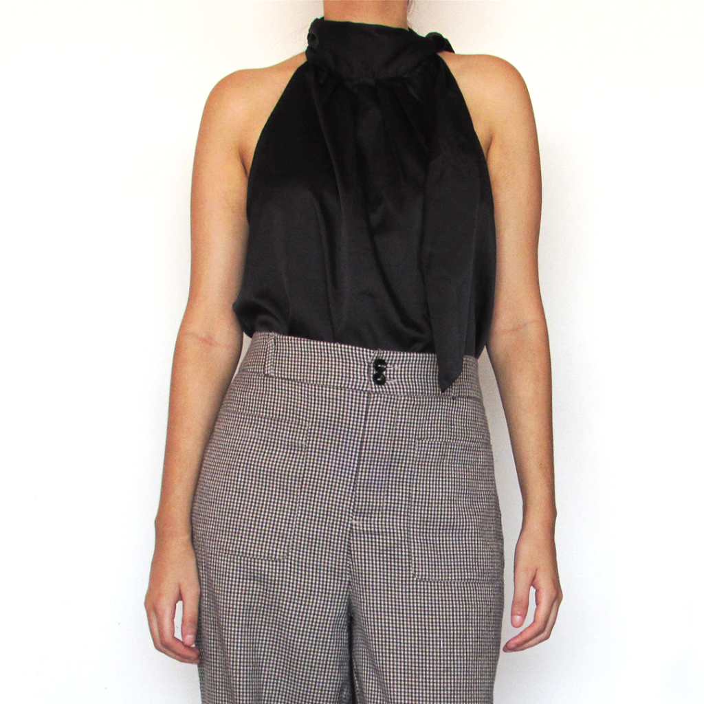 Camisa Elegante de Cetim Gola alta com Laço na Gola - Tamanho M || Bazar/Brechó/Desapego
