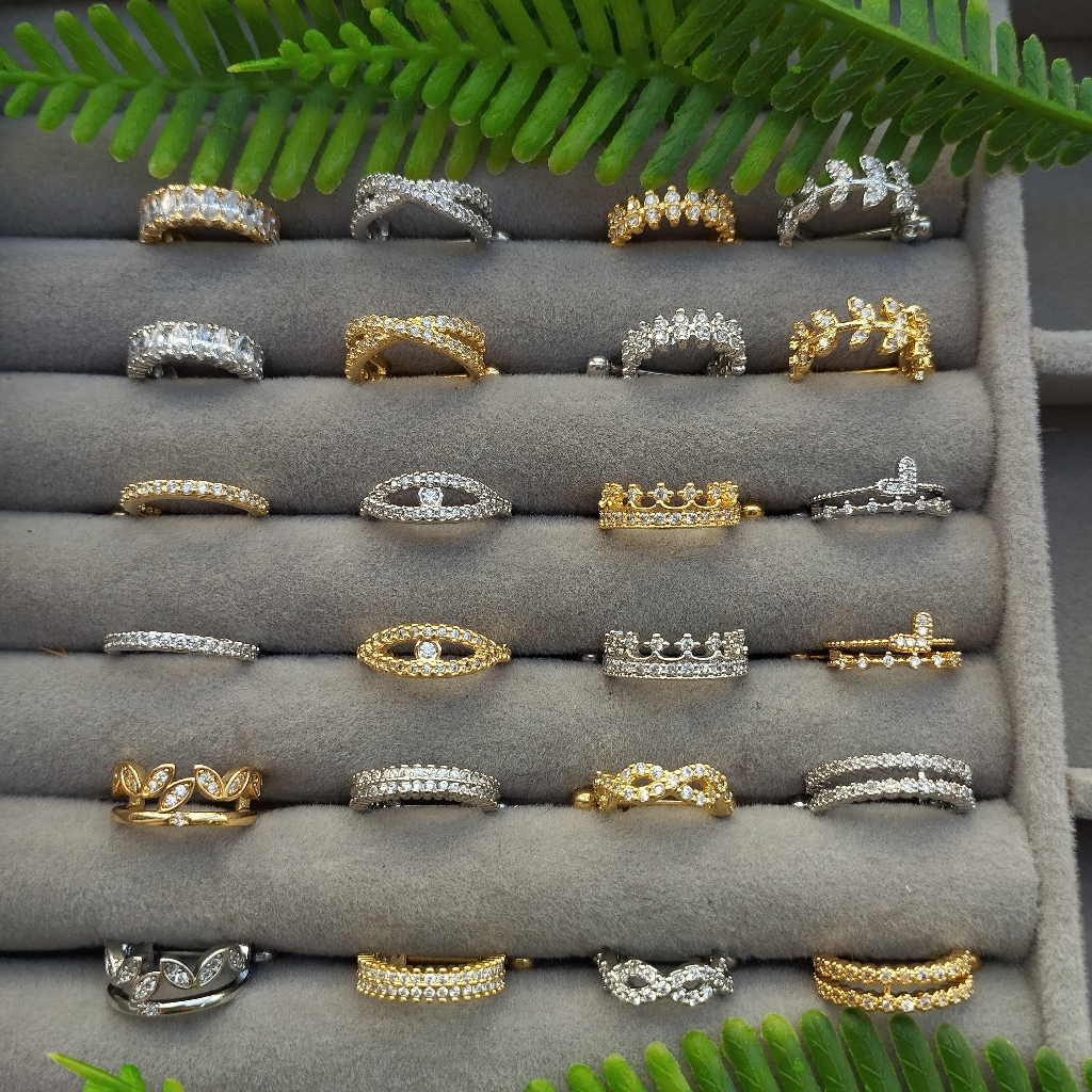 Piercing Aço Conch Cravejado com Zircônias  Folheado a Ouro Conforto e Durabilidade