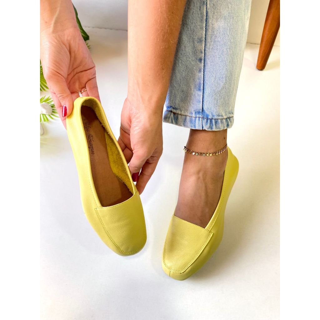 MOCASSIM FEMININO AMARELO COURO LEGÍTIMO SAPATILHA  BICO QUADRADO LUXO NILZA CAMARGOS SOLADO TR MACIO