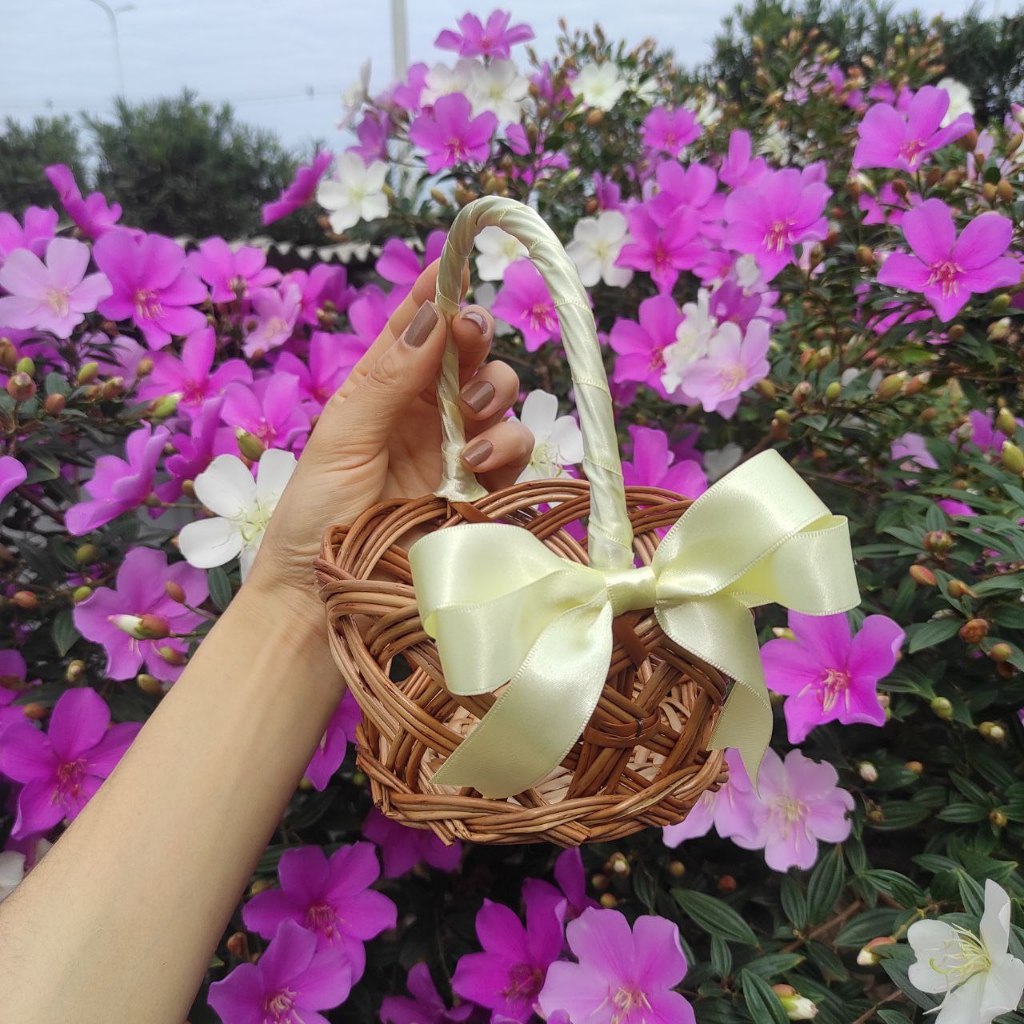 Cestas de Floristas para Casamento: Onde Comprar | BuscaProdutos