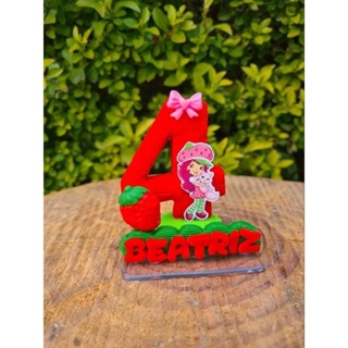 VELA EM BISCUIT MORANGUINHO COM NOME E PAVIO em Oferta na Shopee