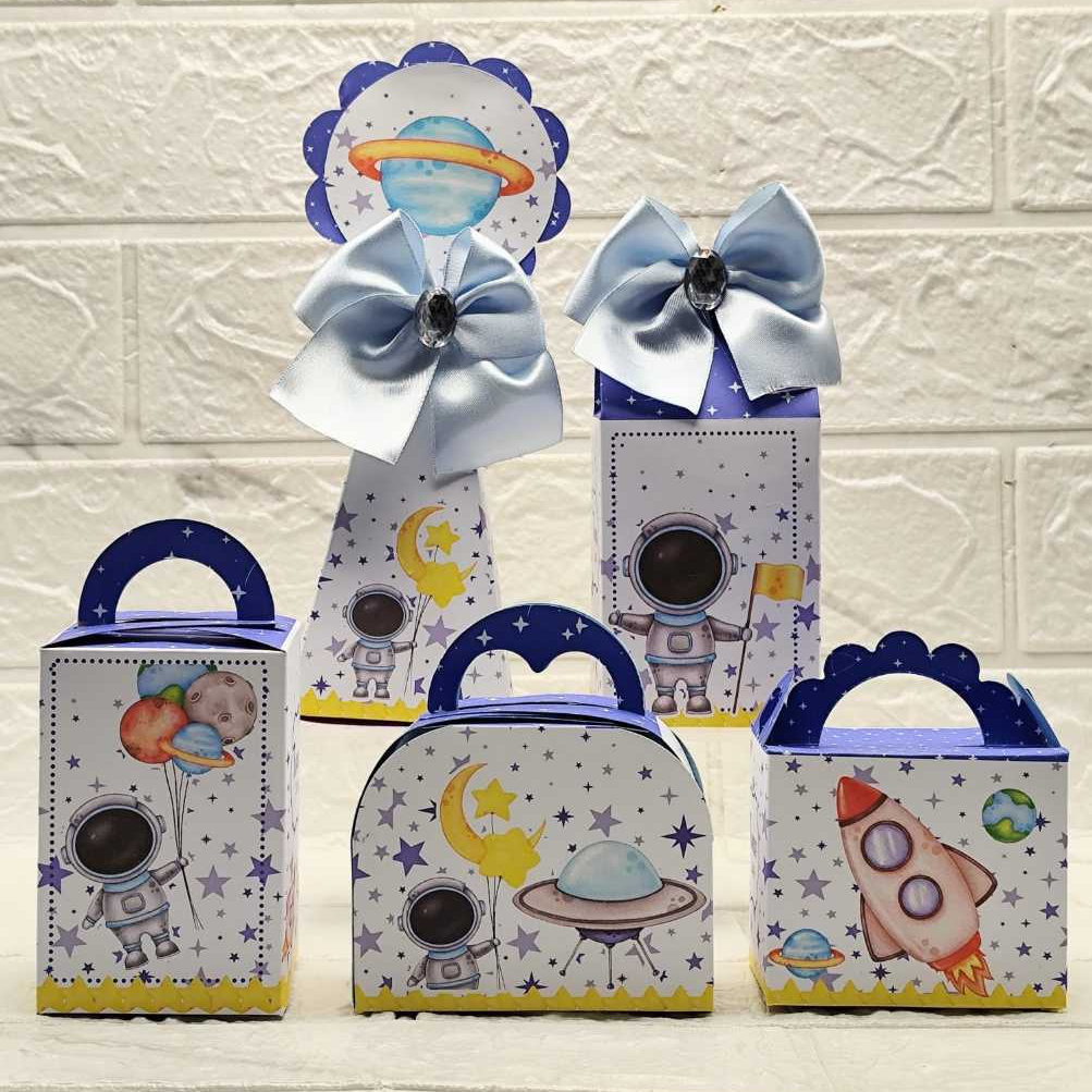 KIT FESTA PERSONALIZADA ASTRONAUTA/ ( PEGUE E MONTE ) / CAIXINHA PERSONALIZADA /LEMBRANCINHAS E MIMOS FESTA DE MENINO