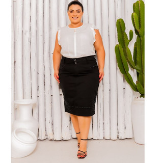 Saia Taynara Midi Plus Size em Sarja Preta com Guipir – Elegante e Confortável | Morena Sá