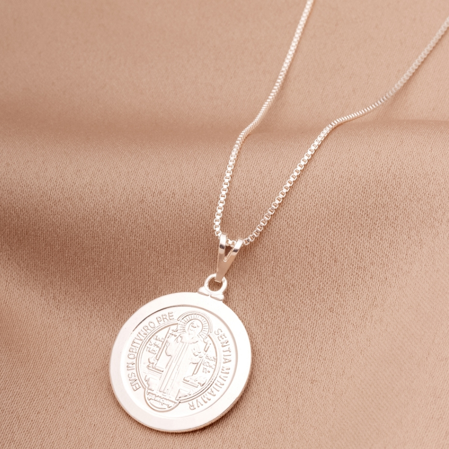 Colar Unissex São Bento Corrente Veneziana Delicada  Medalha Religiosa Folheado a Prata com Garantia