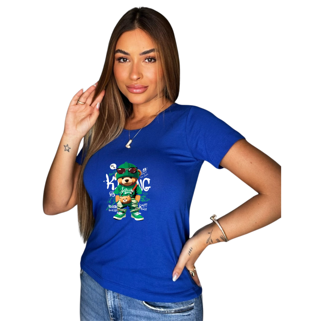 Blusa feminina manga curta estampada Urso Estiloso Verde - Fofa, Moderna e Confortável