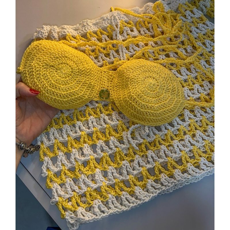 Top/biquini e saída de praia em crochê - Escolha a cor