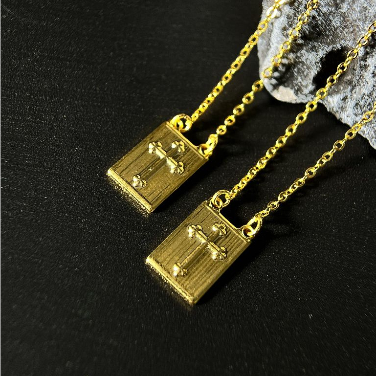 Escapulário Correntinha Cruz Masculina Banhado A Prata 925 e Ouro 18k