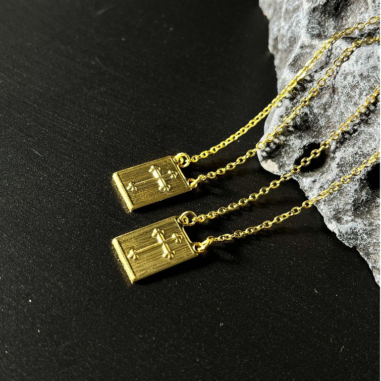 Escapulário Correntinha Cruz Masculina Banhado A Prata 925 e Ouro 18k