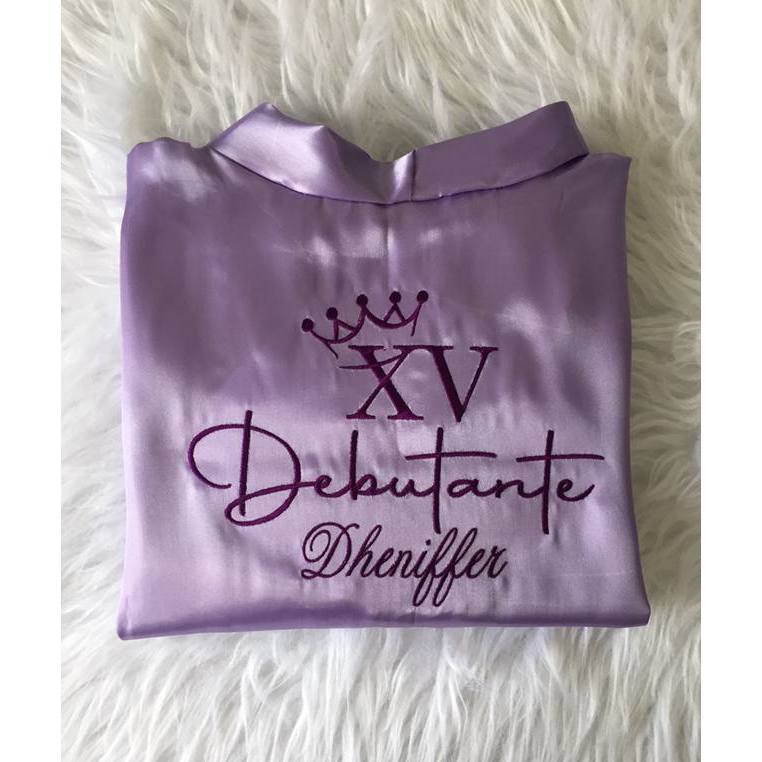 Robie Hobby Robem Robe de Cetim Bordado Debutante XV Coroa e Nome *Leia o anúncio antes de efetuar a compra*