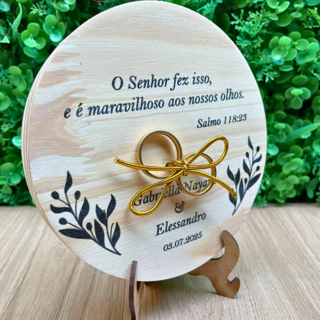 Porta Alianças Personalizado em Madeira com Nome e Frase Cristã – 15cm em Oferta na Shopee