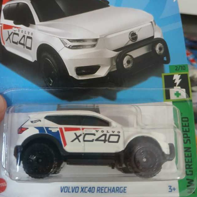 Hot Wheels Volvo XC40 Recharge - HW Green Speed 2/10 - Miniatura Colecionador - Edição Limitada