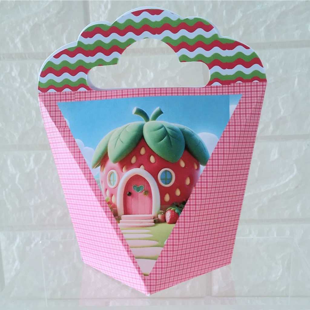 Caixa Triângulo Love Moranguinho Semi-montada-Caixa personalizada-Lembrancinha personalizada-Lembrancinha de aniversário