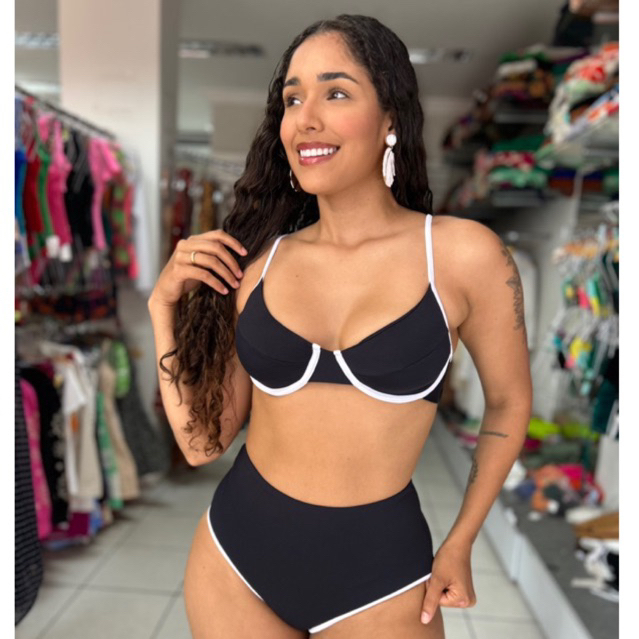 Bíquini Bicolor c/ Hot Pant + Meia Taça