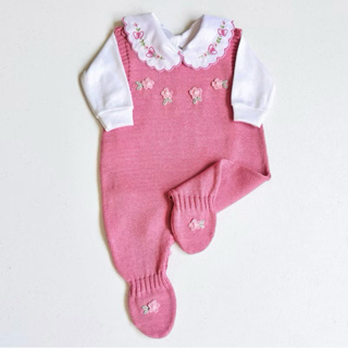 Saída Maternidade Menina Jardineira Tricô Bordada a Mão - Macacão e Body com Gola Bordada Opcional em Oferta na Shopee