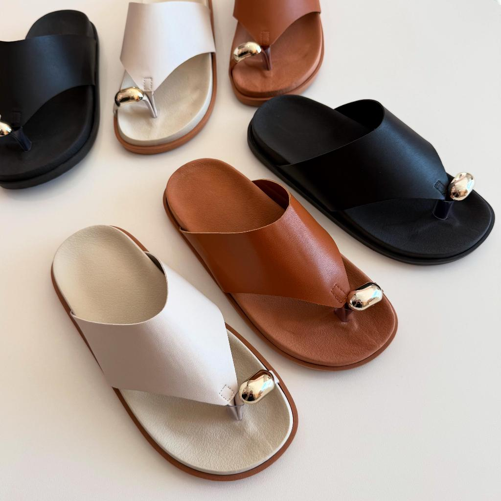 Sandalia Rasteirinha Feminina Flat Papete Leve e Confortavel Birken Detalhe Metalizado Dourado ABS