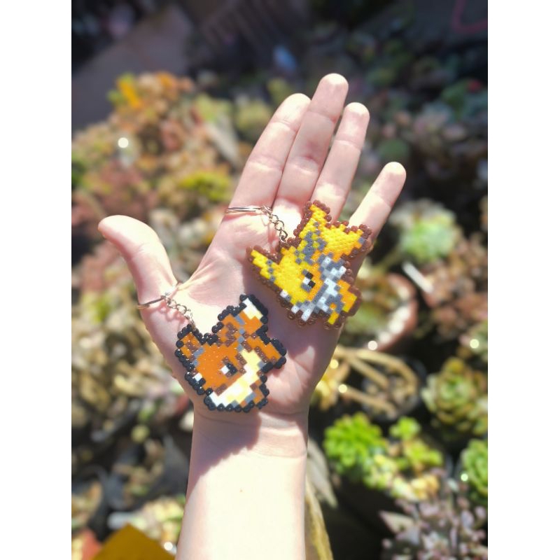 chaveiros pokémon Eevee, Espeon, flareon, umbreon, leafeon, jolteon, flareon, sylveon e vaporeon)