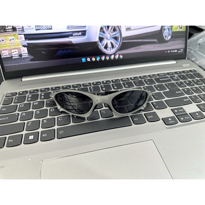 Óculos de sol com armação de metal em Oferta na Shopee