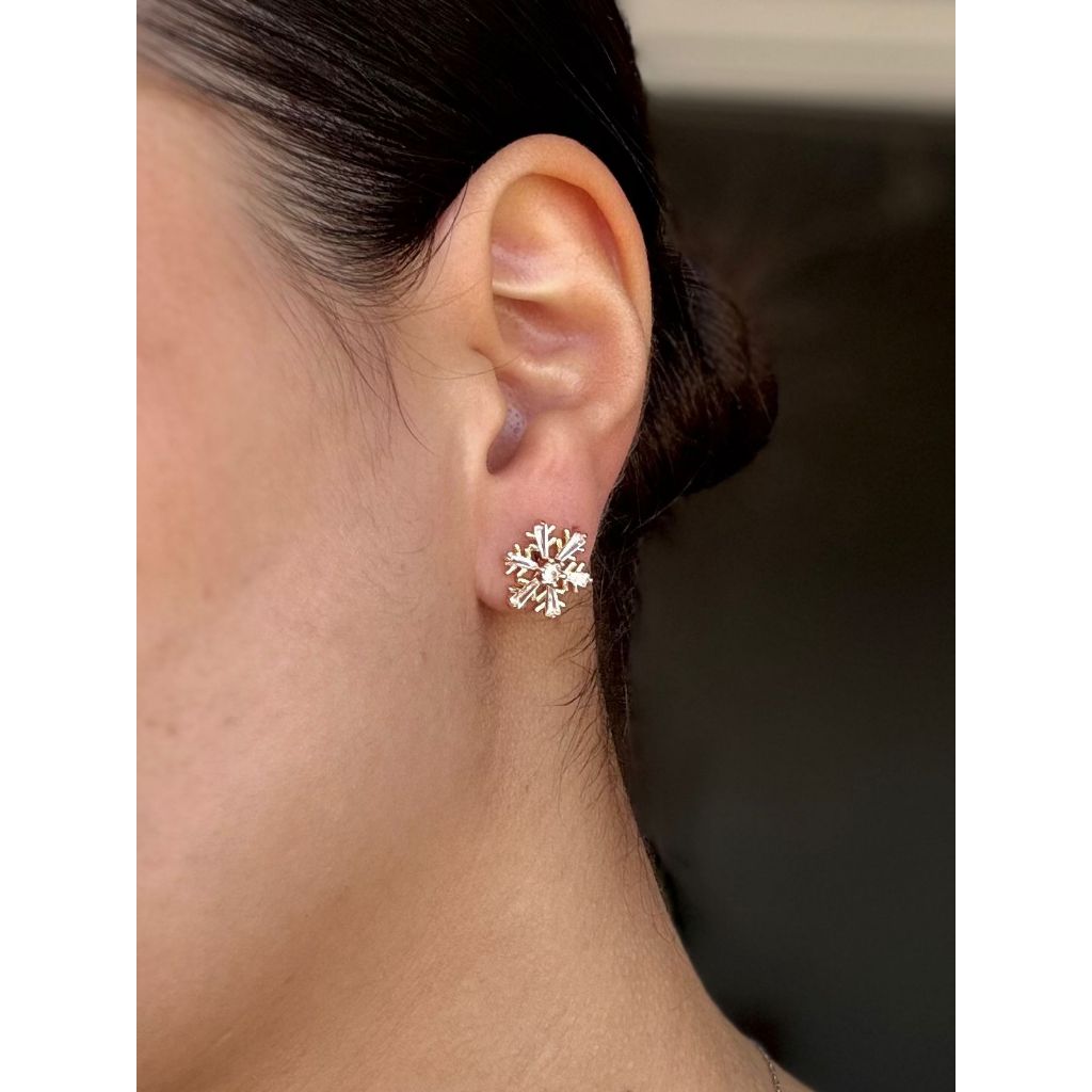 Brinco Feminino Folheado Floco de Neve Prata e Dourado Pequeno Delicado Brilhante Moda Bijuteria
