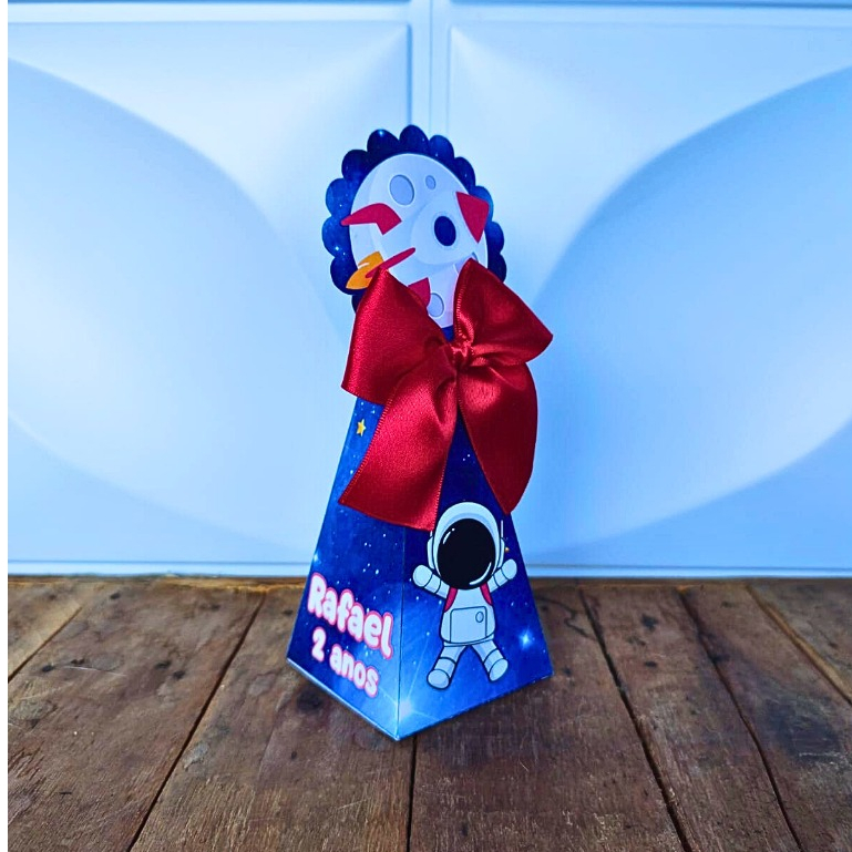Caixa Pirâmide Avulsa Personalizada/Lembrancinha de Aniversário/Decoração de Festa/Tema Astronauta.