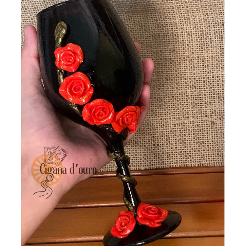 taça personalizada pomba gira rosas vermelhas e cobra maria Padilha cemitério rosa caveira