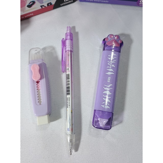 Kit Papelaria Fofo  | Lapiseira 0.7mm + Cola Corretivo + Borracha Retrátil com Escovinha – 3 Itens