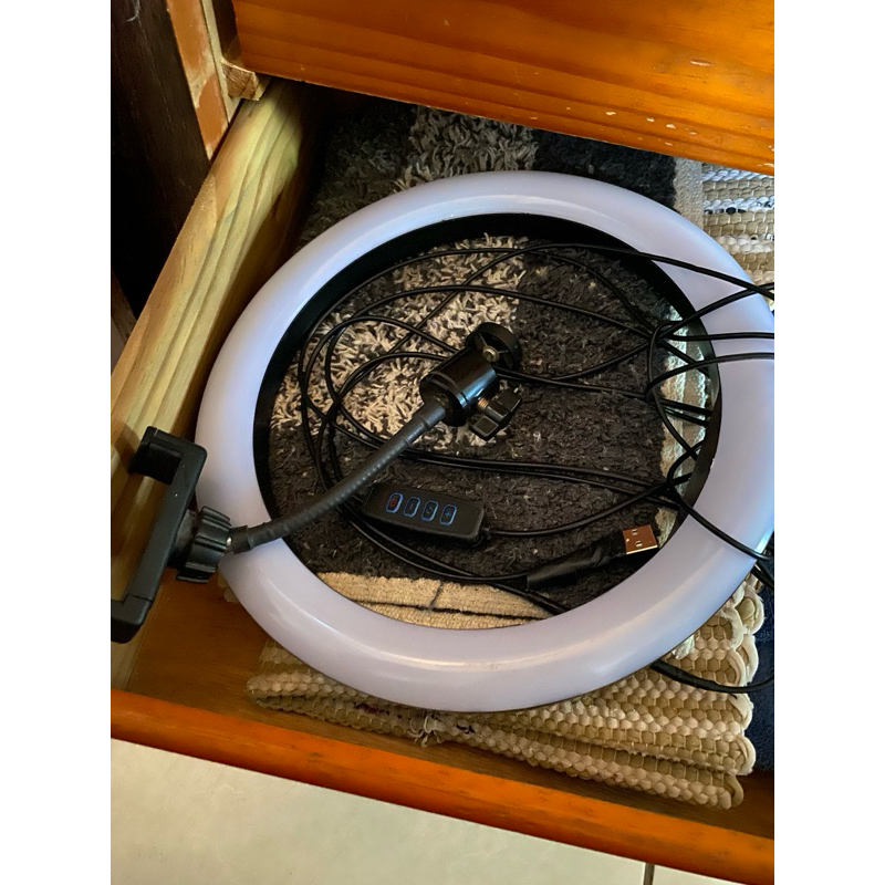 ring light para retirada de peças (brechó, bazar, usada, desapegos, garimpo)