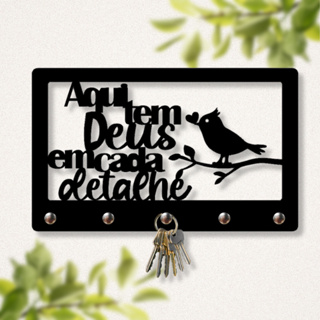 Porta Chaves Aqui tem Deus Gancho Chaves Decoração Religiosa MDF em Oferta na Shopee