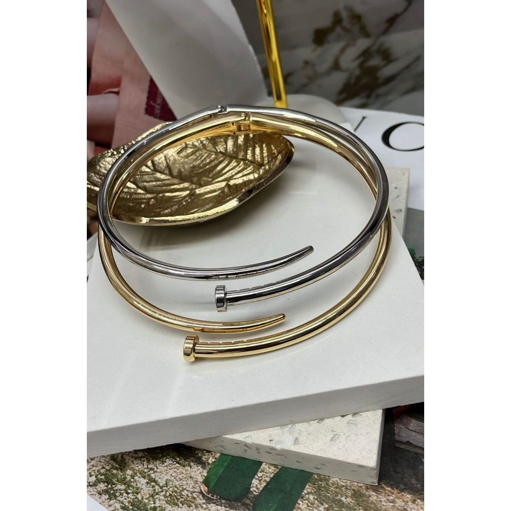Colar Choker Aro Prego Feminino Semijoia Inspiração Grife Alta Tendência Elegante Dourado e Prata