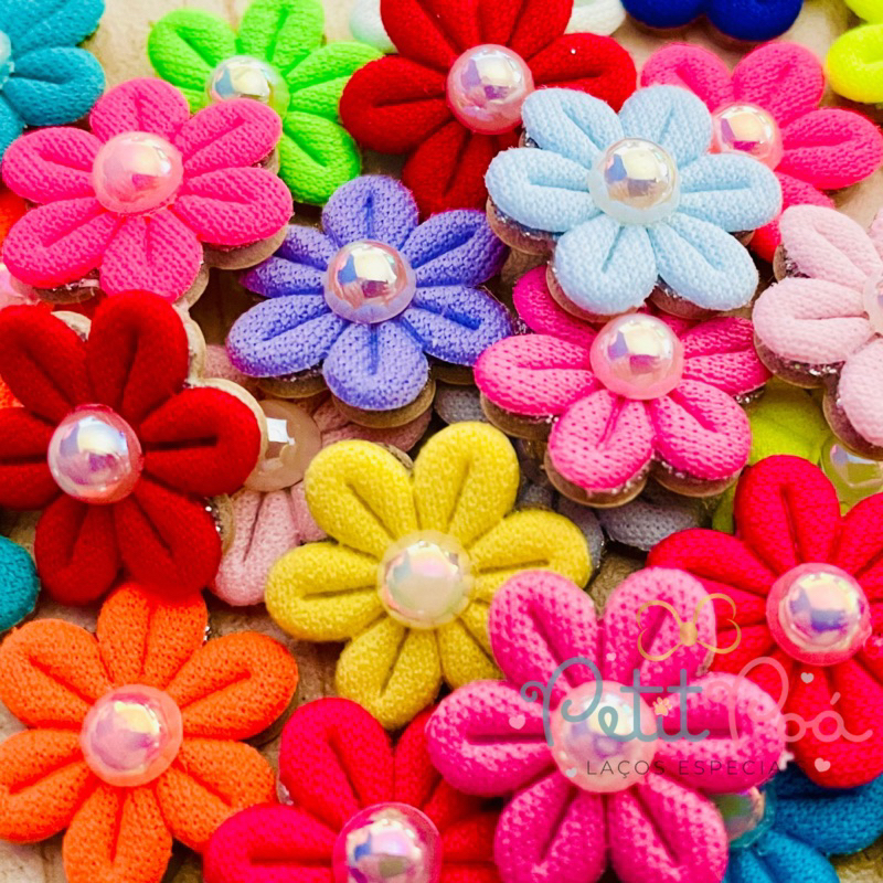 ADESIVO PET MINI FLOR PÉROLAS - BANHO E TOSA (30 UNIDADES)