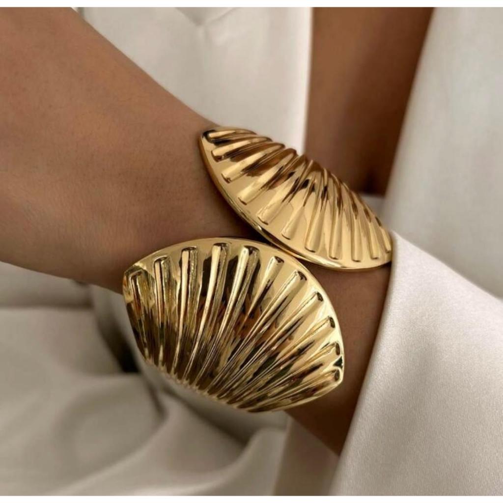 Bracelete Feminino Modelo Concha Elegance – Dourado e Prateado, Estilo Sofisticado - Brac 314 e 315