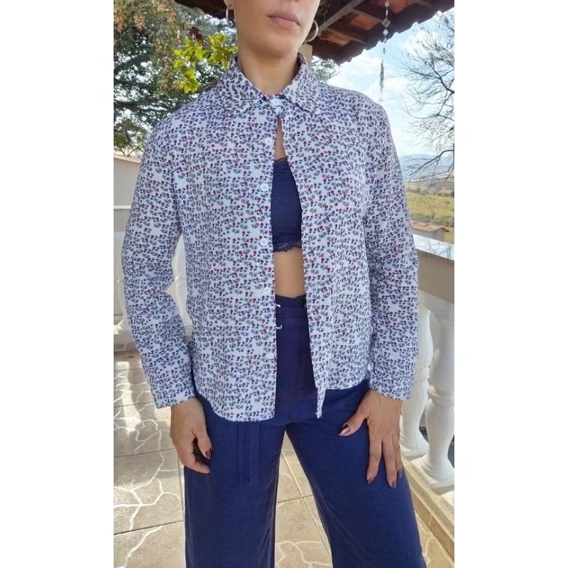 Camisa Manga Longa Branca Estampada Floral tam.G