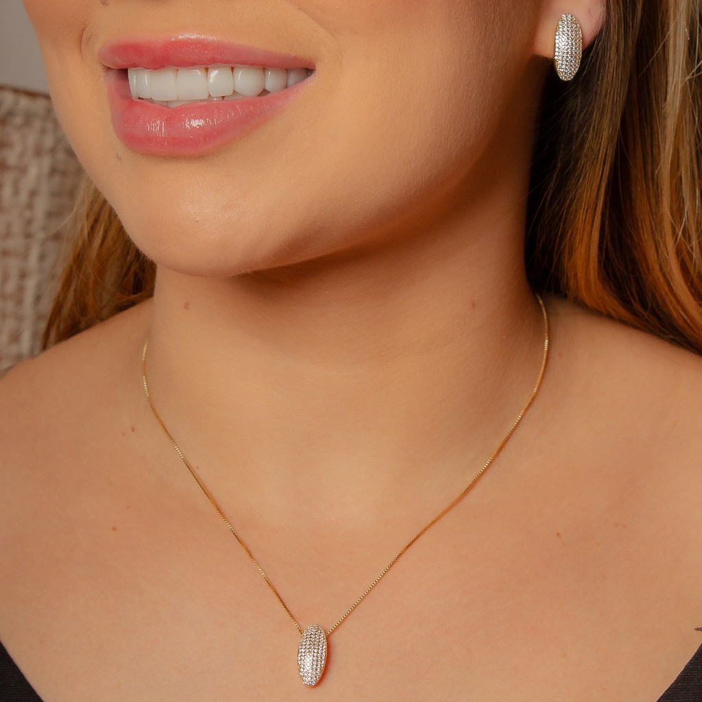 Conjunto Feminino Colar e Brinco Navete Abaulado Cravejado – semijóia banhada a Ouro 18k