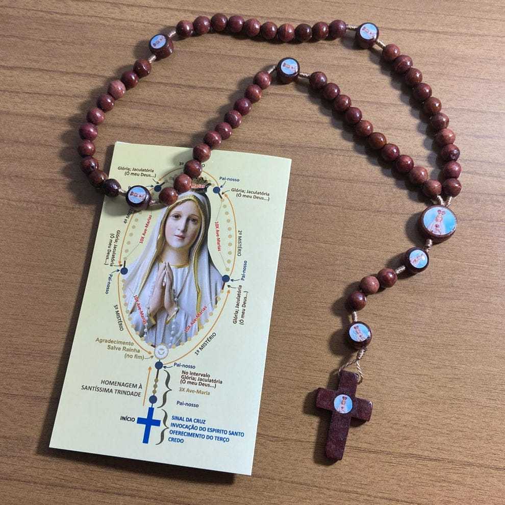 Terço de Madeira Nossa Senhora de Fátima  40 cm com Folheto - Artigo Religioso