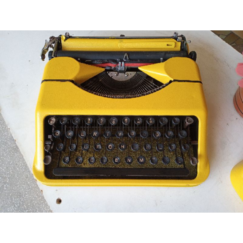 Máquina de escrever Hermes Baby