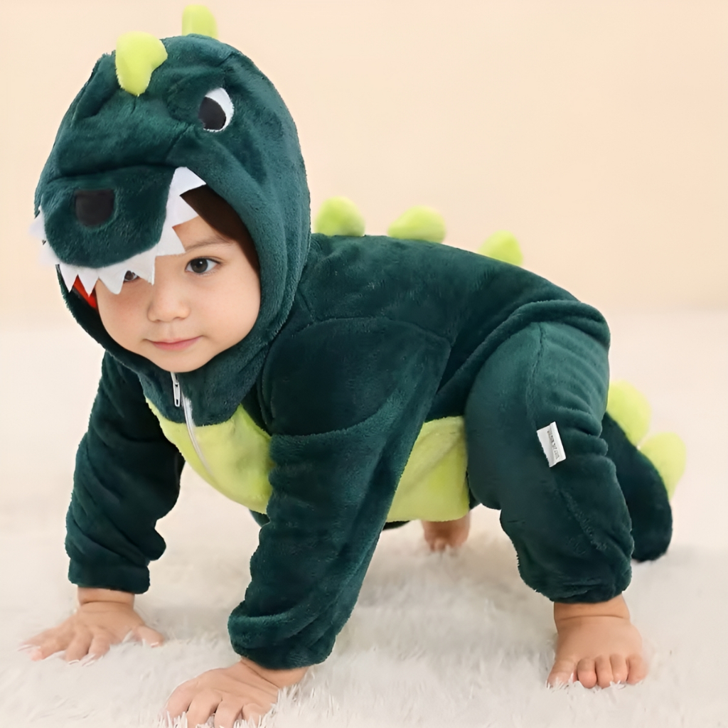 Macacão Pijama bebê de inverno dinossauro tecido super macio peluciado em Oferta na Shopee